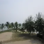 Paradise Lagoon Apartment